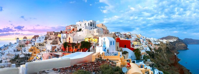Finde Ferienhaus  Griechenland - Wer kennt sie nicht, die märchenhaften Bilderbuchfotos von Santorin? Strahlend weiße Häuser mit leuchtend blauen Kuppeln, schmiegen sich an die Hänge der zerklüfteten Steilküste. Für die meisten der Inbegriff von Griechenland, jedoch Griechenland ist mehr – viel mehr! Die beliebtesten Orte für Ferien in Griechenland, locken mit besten Angebote für Hotels und Ferienunterkünfte mit Werbeaktionen, Rabatten, Last Minute für Griechenland Urlaub buchen.